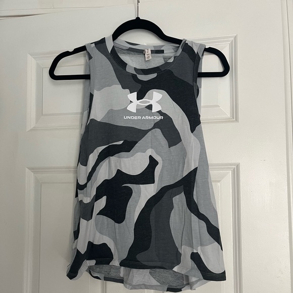 Under Armour Tops - Womens Under Armour tank